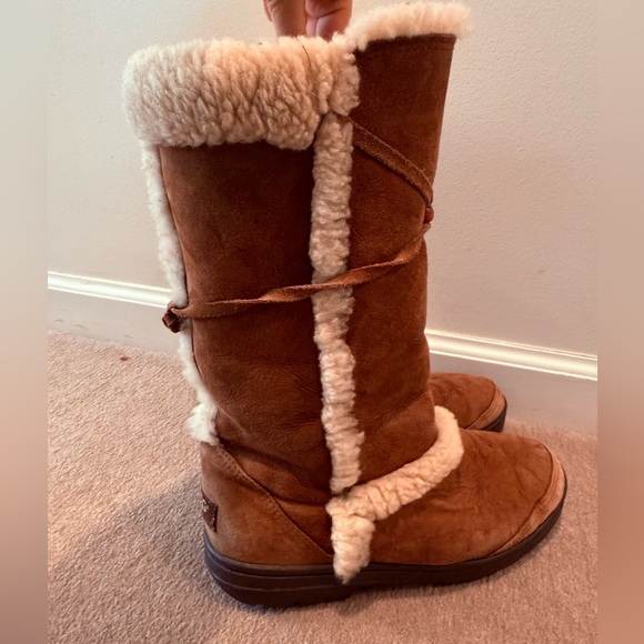 UGG Tan Shearling Winter Boots - Picture 3 of 7